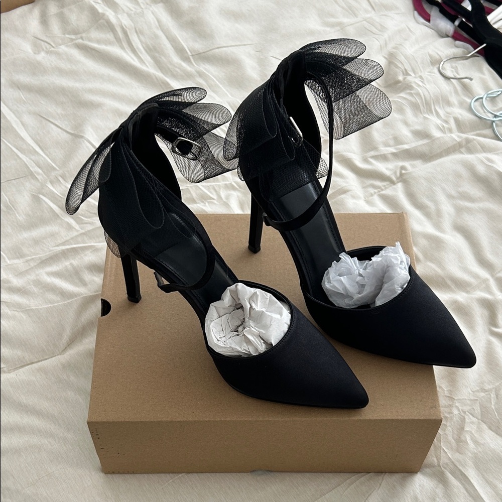 Black Bow Heels
